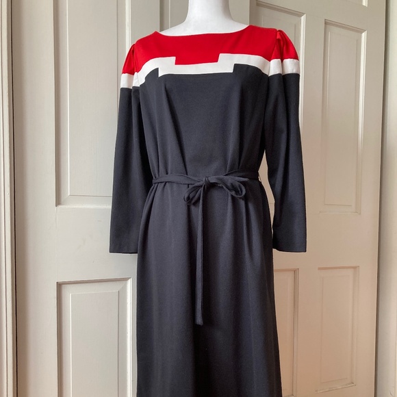 Vintage 1960s Sears Black Dress Blocked Red/White Knit Mod Dress SZ 14 - Picture 2 of 11